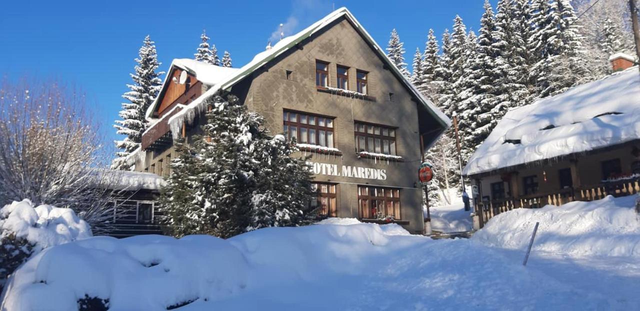 Hotel Maredis Korenov Exterior photo