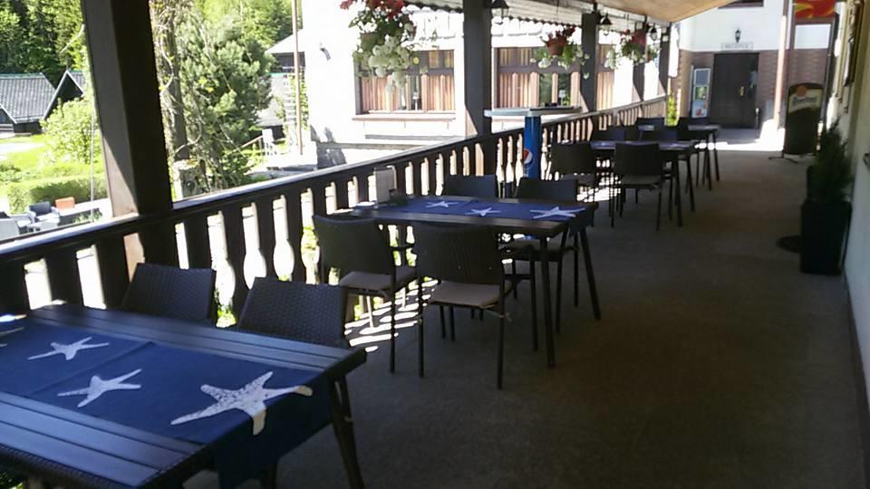 Hotel Maredis Korenov Exterior photo